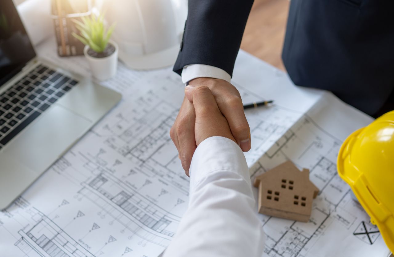 Hal yang tercantum dalam ruang lingkup proposal adalah bagian dari proposal yang menguraikan secara jelas batasan proyek atau penelitian, pihak yang akan terlibat, serta pihak-pihak yang diharapkan mendapatkan manfaat dari kegiatan tersebut.